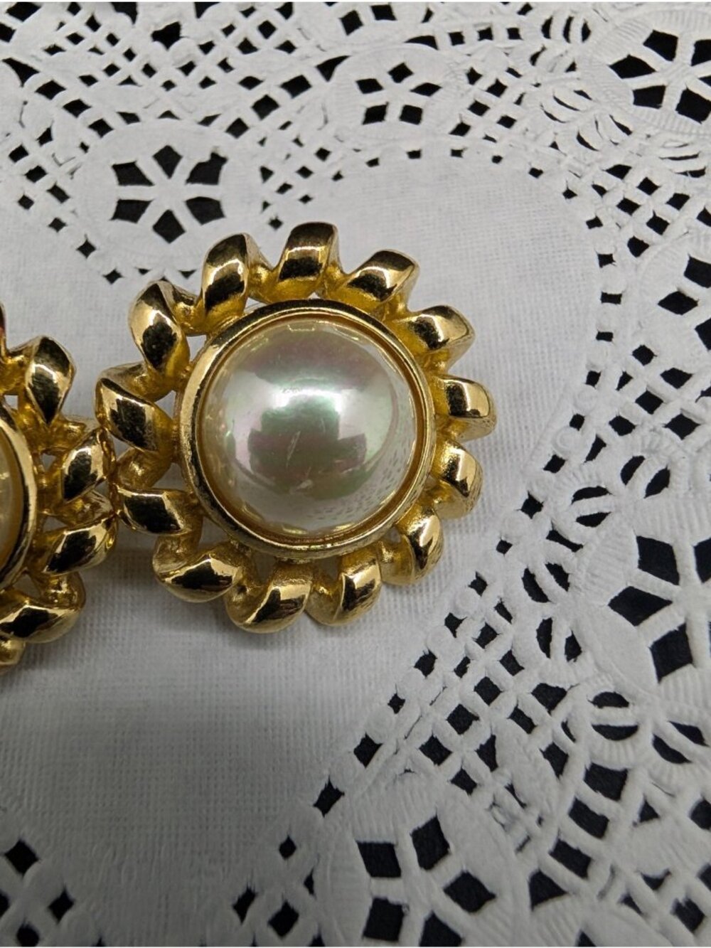 Vtg Christian Dior Faux Pearl Gold tone Chain Earrings 1.25"  Designer Runway - Picture 15 of 16